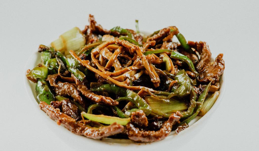 Beef With Asian Spicy Green Chili / 小椒牛肉絲 · Shredded Beef, hot and mildly spicy.