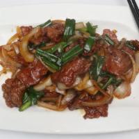 Beef With Scallion Ginger Sauce · 