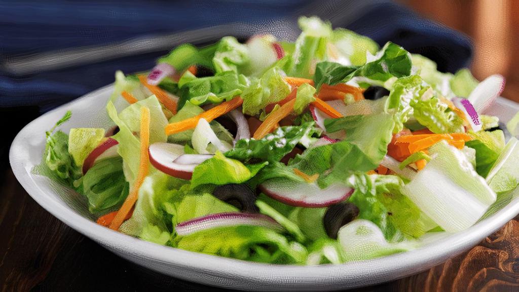Garden Salad · Green salad with mixed vegetables