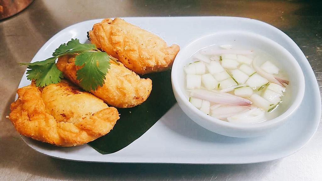 Curry Puff · with chicken, sweet potato, onion, scallion with cucumber sauce