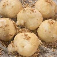 Fried Sesame Glutinous Rice Balls (6) / 炒小小只汤圆 芝麻馅（6） · 