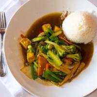Pad Broccoli · Choice of chicken, beef, pork, sautéed with carrots and broccoli in a homemade Thai sauce.