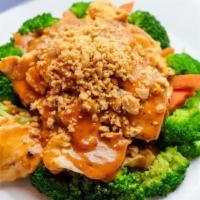 Rama Peanut Sauce · Praram. Sauteed fried meat with peanut sauce and steamed assorted vegetables. Served with ja...