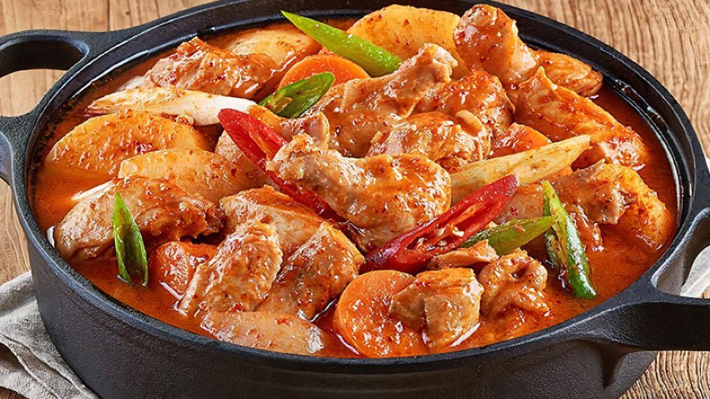 Dak Do Ri Tang (M) / 닭도리전골 · Chicken Spicy Stew