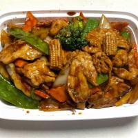 Chicken With Mixed Vegetables / 杂菜鸡 · Brown sauce. Served with white rice.