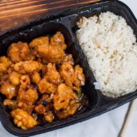 General Tso'S Chicken Lunch · Served with green salad or miso soup.
