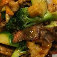 Four Seasons炒四季 · Beef, shrimp, chicken, pork and vegetables.