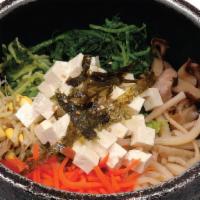 Tofu Gobdol Bibimbob · Tofu and vegetables in hot pot.