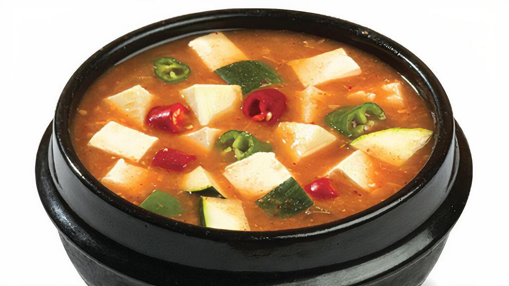 Deonjang Jigae · Bean paste, tofu and vegetables stew. Vegetarian.