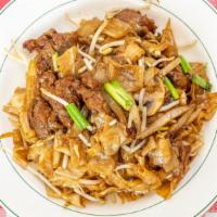 Beef Chow Mai Fun · Thin rice noodles.