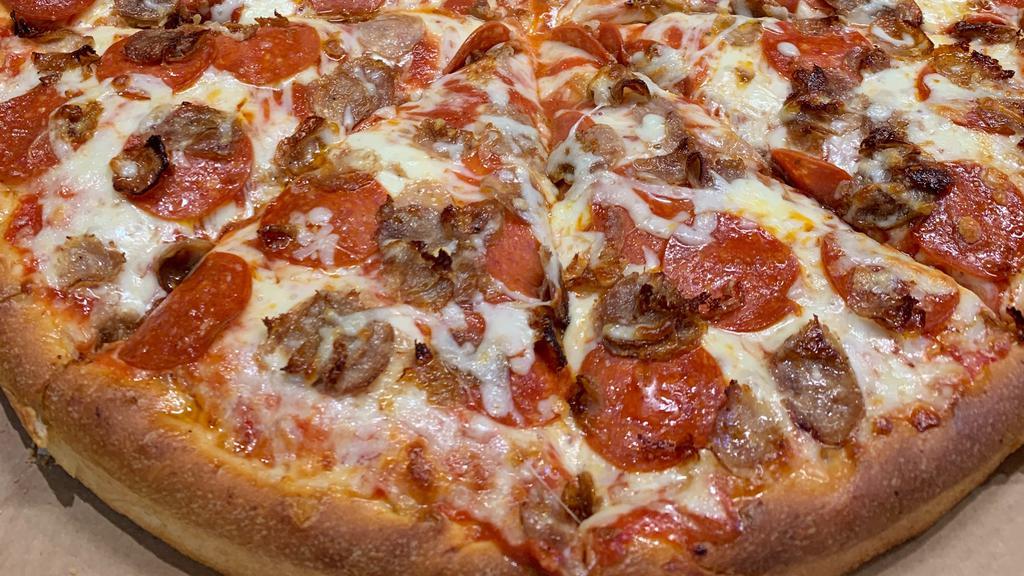 Chicago Pepperoni Sausage Pizza · deep dish Cooked in a special black pants still crispy golden brown with Mozzarella Pizza Sauce pepperoni and sausage
