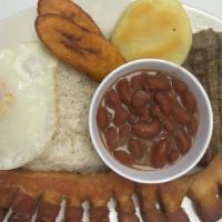 Bandeja Paisa - Paisa Dish · Beef with Rice, beans and Sweet Plantain, pork belly, arepita, fried egg
Carne de res con ar...