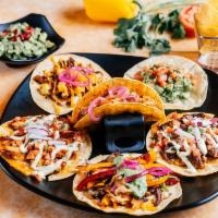 Para Dos · 2 starters and 6 tacos of your choice [for 2 persons].