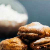 The Fried Oreos · 6 pcs Classic Oreos battered then deep fried to perfection.