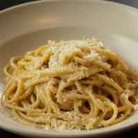 Spaghetti Cacio E Pepe · Pecorino Romano & Black Peppercorn
