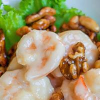 Jumbo Shrimp With Walnut · 