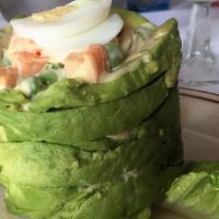 Palta Rellena · Stuffed avocado with chicken or shrimp.