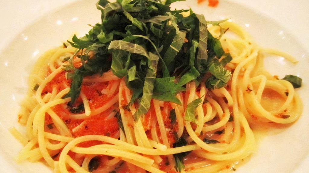 Spaghetti Con Uova Di Pesce · Spaghetti, tobiko (flying fish roe), onions, garlic butter, clam juice.