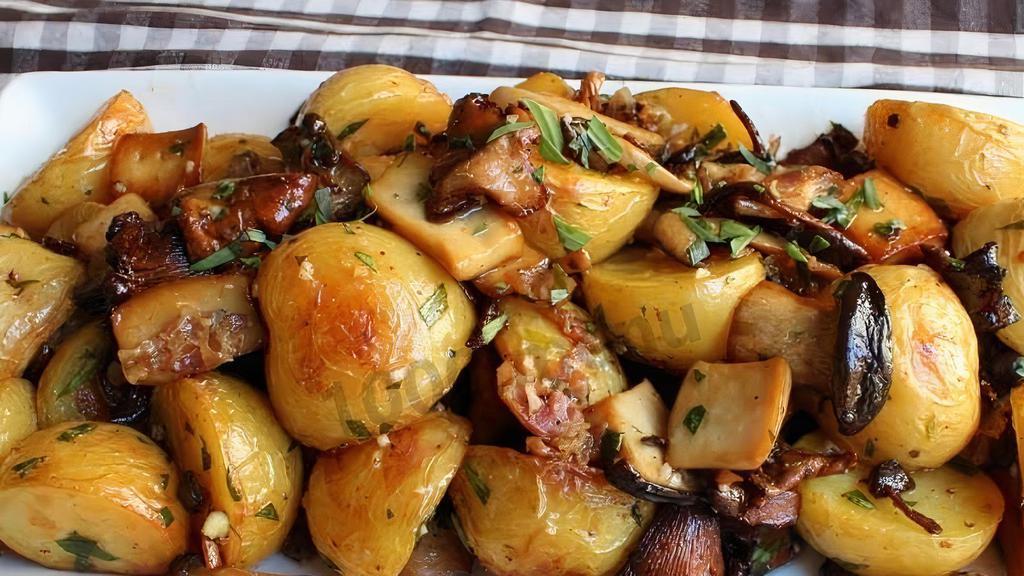 Roasted Potatoes With Mushrooms · Potatoes, mushrooms & spices.