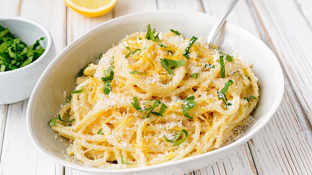 Spaghetti Olio Aglio Pasta · Spaghetti with fresh garlic and olive oil.