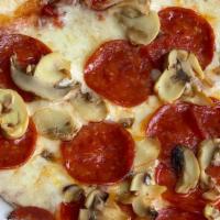 Mushroom Pepperoni Pizza · 
