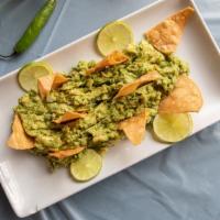 Guacamole Mexicano C/Chips · Mexican spicy guacamole with chips
