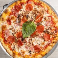 Pizza Magy · Pepperoni, ham, sausage, tomatoes, and mozzarella.