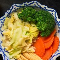 Steam Mix Vegetables · Streamed broccoli, cauliflower, carrot, cabbage, and napa cabbage.