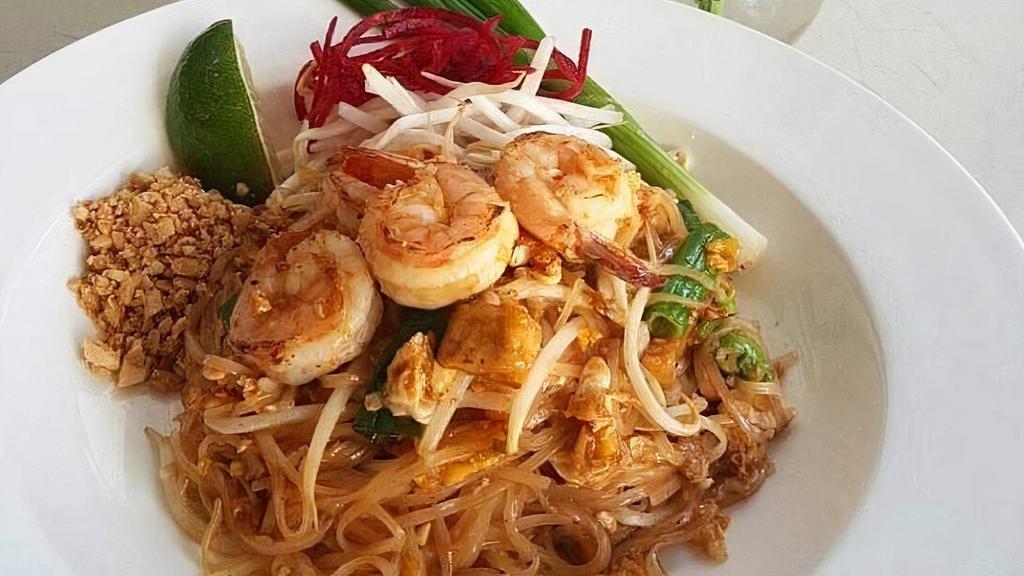 N-1 Pad Thai · Thin rice noodle, egg, scallion, tofu, bean sprout, and peanut in sweet tamarind sauce. **If you need plastic utensils, please request.**