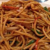 Chicken Lo Mein · Served with wonton egg drop or hot and sour soup. served with roast pork fried rice or brown...