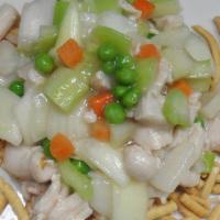 Chicken Chow Mein Combination Platter · 