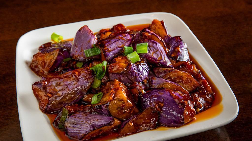 魚香茄子 Eggplant With Garlic Sauce · Spice level 3/10. Eggplants and scallions in garlic sauce. Served with rice.