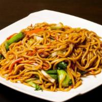 撈麵 Lo Mein · Not spicy. Stir-fried egg noodles with onions, scallions, carrots and cabbage.