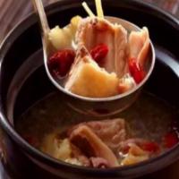 Scallop Mushroom Pork Ribs Soup干贝香菇上排汤
 · Choice：rice，meifun or fun.  米饭,米粉或粉干