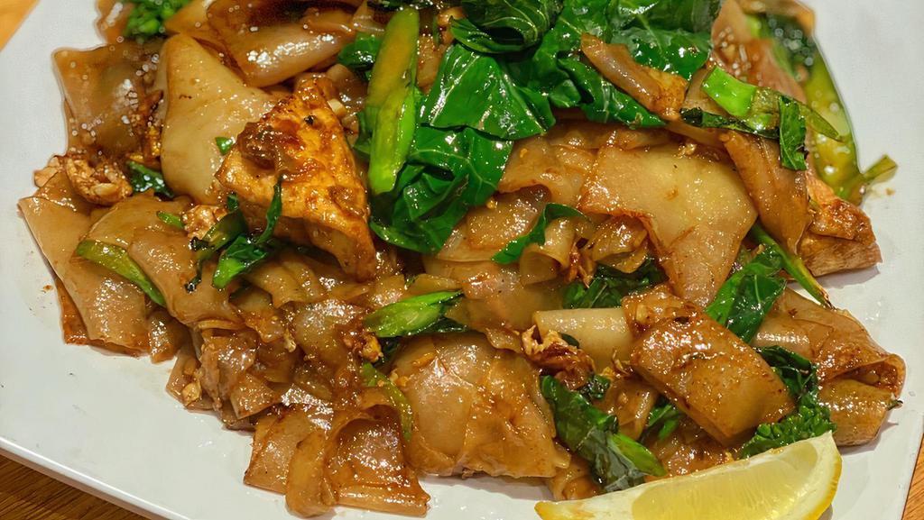 Pad See Ew · Flat noodle, Chinese broccoli with sweet brown sauce.