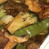 Four Season · Shrimp, chicken, beef, roast pork, broccoli, and Chinese vegetables.