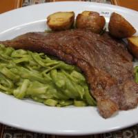 Tallarín Verde Con Carne · Spaghetti with Pesto and beef