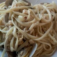 Linguine With Red Clam Sauce · 