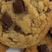 Giant Chocolate Chunk Cookie · Classic chocolate chip cookie with chocolate chunks.