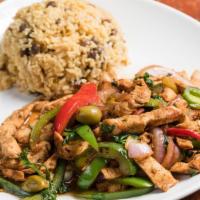 Pechuga Salteade · Sauteed chicken breast with peppers and onions.