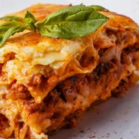 Lasagne Tray X 6 · Lasagna Bolognese with béchamel and ragu' Bolognese
Lasagna al tartufo with béchamel, truffl...