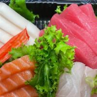 Sashimi Deluxe · Assorted 16 pcs of raw fish