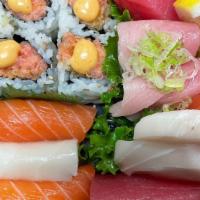 Sushi Sashimi Combo · 4 pcs sushi, 9 pcs sashimi and spicy tuna roll