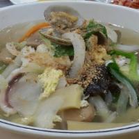 A19-A. Regular Seafood Chopped Noodle In Soup · Savory light broth with noodles.