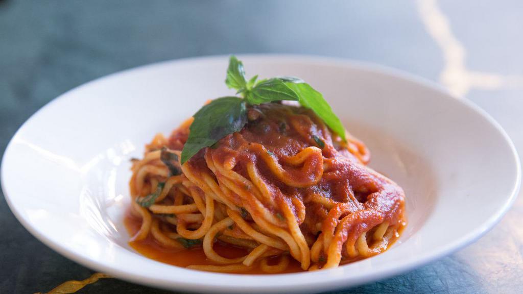 Homemade Spaghetti With Meatballs · Can be made vegetarian.