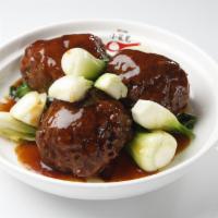 Braised Meatball With Crab Meat · 