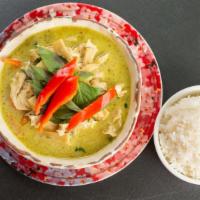 Kiew Wan · Spicy green curry made from hot green thai chilies and coconut milk.