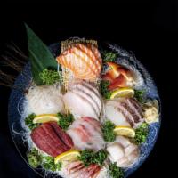  Assorted Sashimi Set(Otoro Included) 모듬 사시미 세트 ( 대뱃살 포함 ) · 