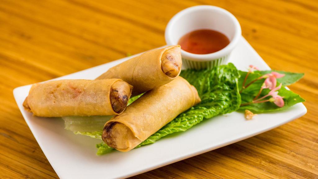 Po Pia Tod · Crispy spring roll stuffed w/ mixed vegetables.
