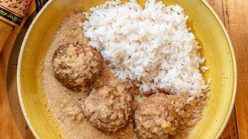 Gushtaba · Gluten free. Mild (little heat). Kashmiri minced lamb meatballs (3) simmered in cream sauce, lamb stock, and ground Kashmiri red chilies. Add paratha and/or rice separately.